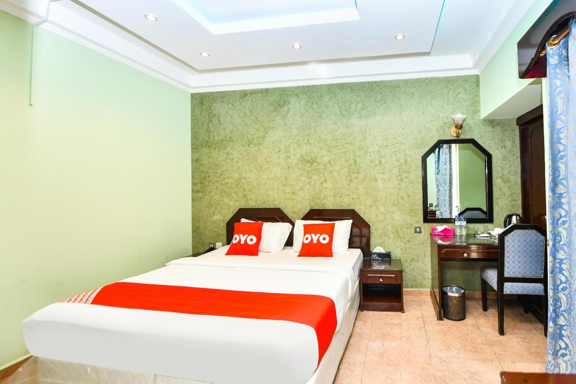 Oyo 137 Marina Hotel مسقط المظهر الخارجي الصورة