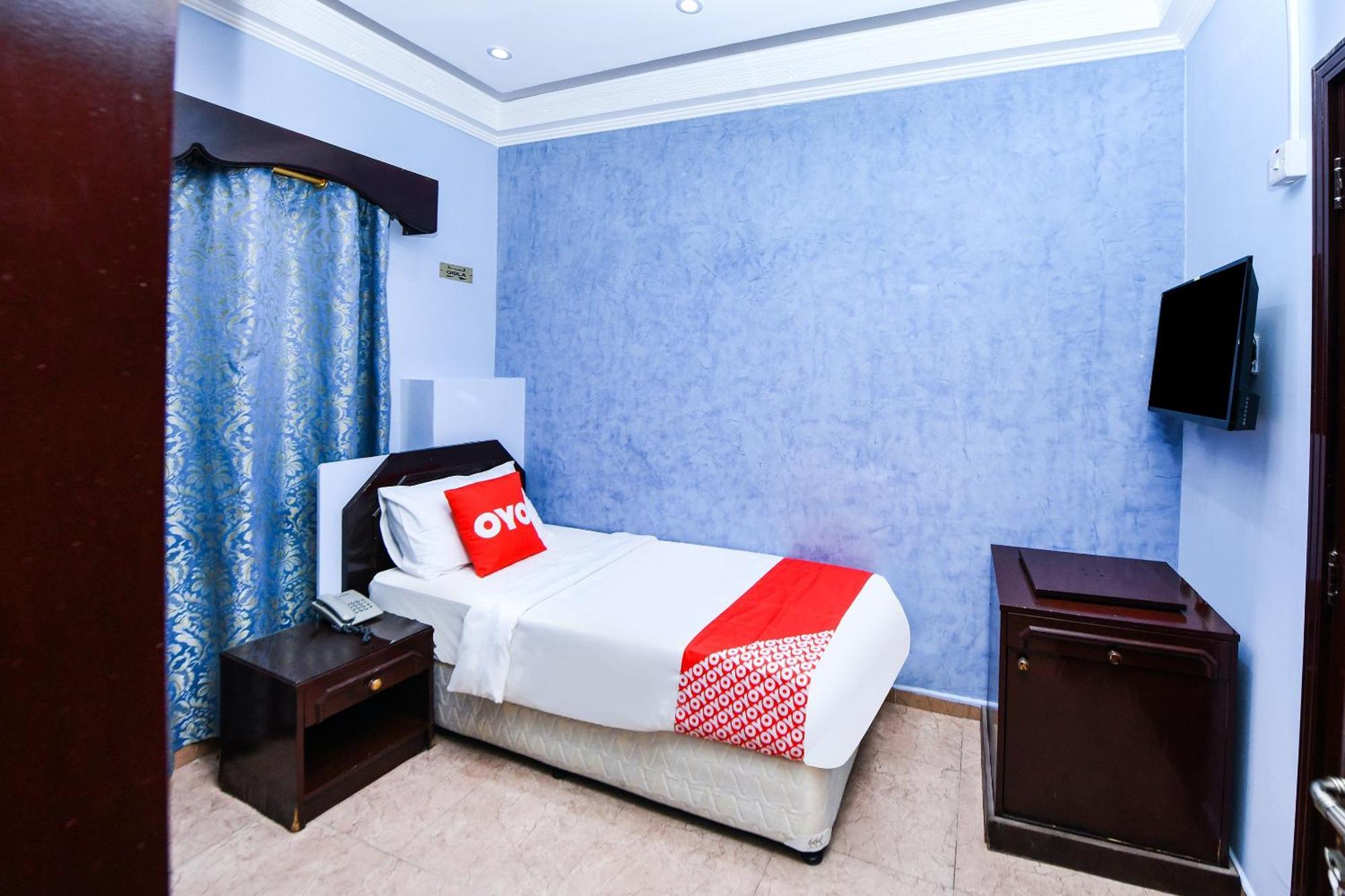 Oyo 137 Marina Hotel مسقط المظهر الخارجي الصورة